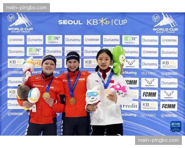 荷兰短道速滑女子500米夺金 桑德拉贝尔塞伯全程领滑战术